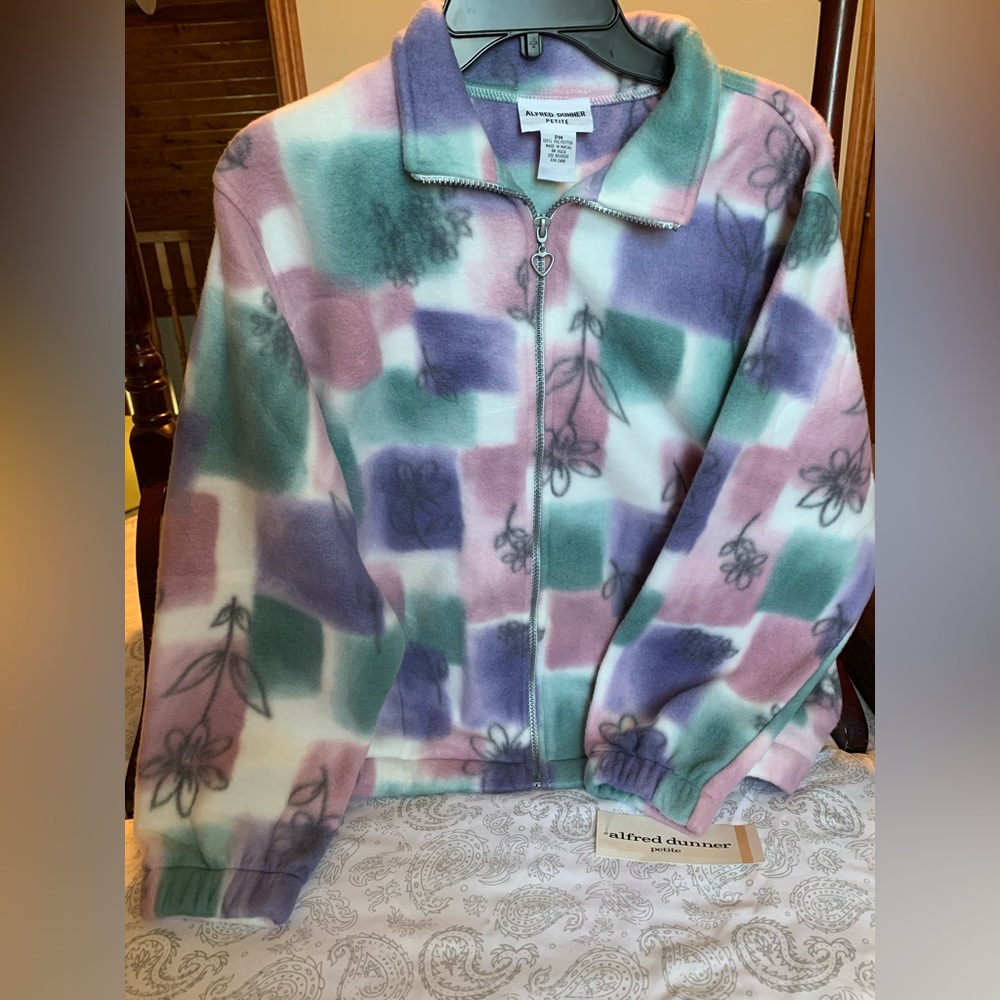 Alfred Dunner Petite Fleece Flower Jacket.  Size PM